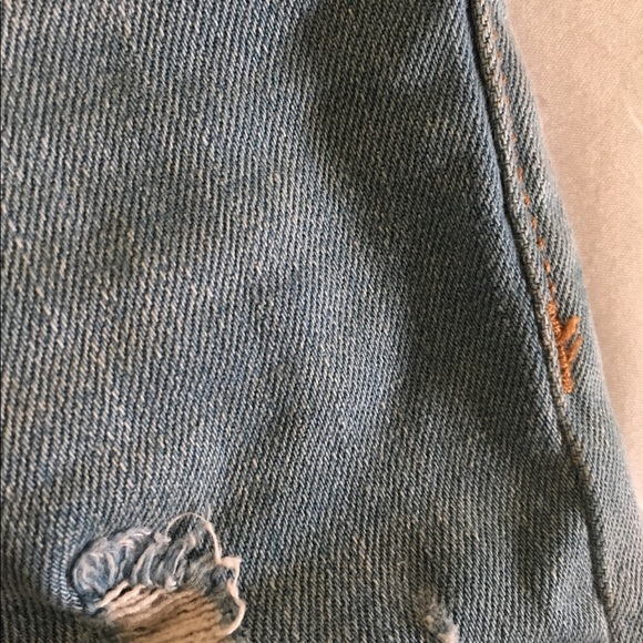 Old Navy light wash Slim tapered Jeans - Picture 6 of 6